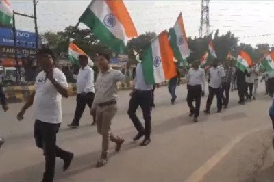 प्रधान डाकघर के कर्मचारियों द्वारा निकाली गई तिरंगा रैली