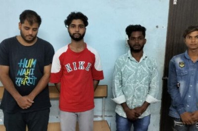 लो अब यहाँ जिस्म फरोशी का धंधा करने वाली महिला पकड़ाई….ये 4 युवक भी गिरफ्तार…..हुई कार्रवाई