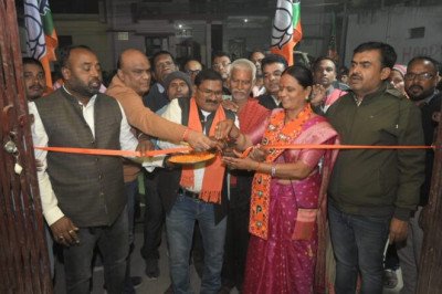 भाजपा महापौर प्रत्याशी संजू देवी राजपूत ने पार्षद प्रत्याशियों के चुनाव कार्यालय का किया शुभारंभ