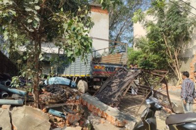 कोरबा बिग ब्रेकिंग,,,, हे भगवान अब  JCB से दीवार तोड़कर लाखों की चोरी