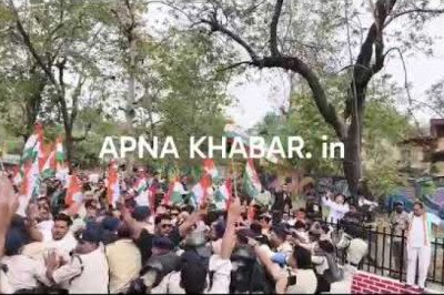 देखिये पूरा विडियो... मनरेगा का नाम बदलने से नाराज कांग्रेसी नेताओं और पुलिस के बीच हुई झूमाझटकी...ज्ञापन देने जा रहे थे