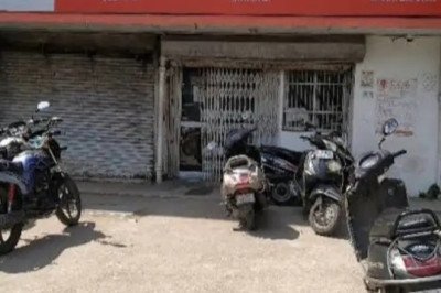 कोरबा में दिनदहाड़े इस बैंक के बाहर चोर: अधिवक्ता की डिक्की से नकदी पार ..