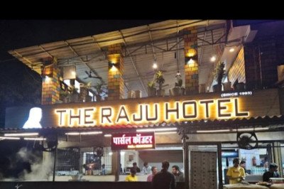 कोरबा बिग ब्रेकिंग,,:देर रात राजू होटल में खाना पड़ा महंगा,7 लाख की कार ले गया चोर,साथ  ही महंगा मोबाइल भी