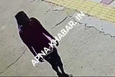 देखिये एक्सक्लुसिव विडियो.... इस वक़्त की सब से बड़ी खबर..पूरा छतीसगढ़ हाई अलर्ट पर....यहाँ की महिला के साथ अनचार कर हत्या करने वाला आरोपी ये है मिथुन उर्फ़ पंडा.. इस रेलवे स्टेशन में दिखा