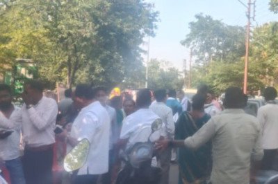 अरे कोरबा में फर्जी मतदान का प्रयास पर आपस में उलझे समर्थक.. और फिर