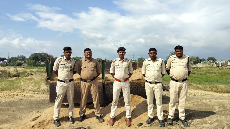 सीतामढ़ी में रेत के अवैध उत्खनन व परिवहन पर खनिज विभाग की बड़ी कार्रवाई- 9 वाहन जब्त*