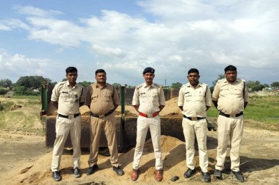 सीतामढ़ी में रेत के अवैध उत्खनन व परिवहन पर खनिज विभाग की बड़ी कार्रवाई- 9 वाहन जब्त*